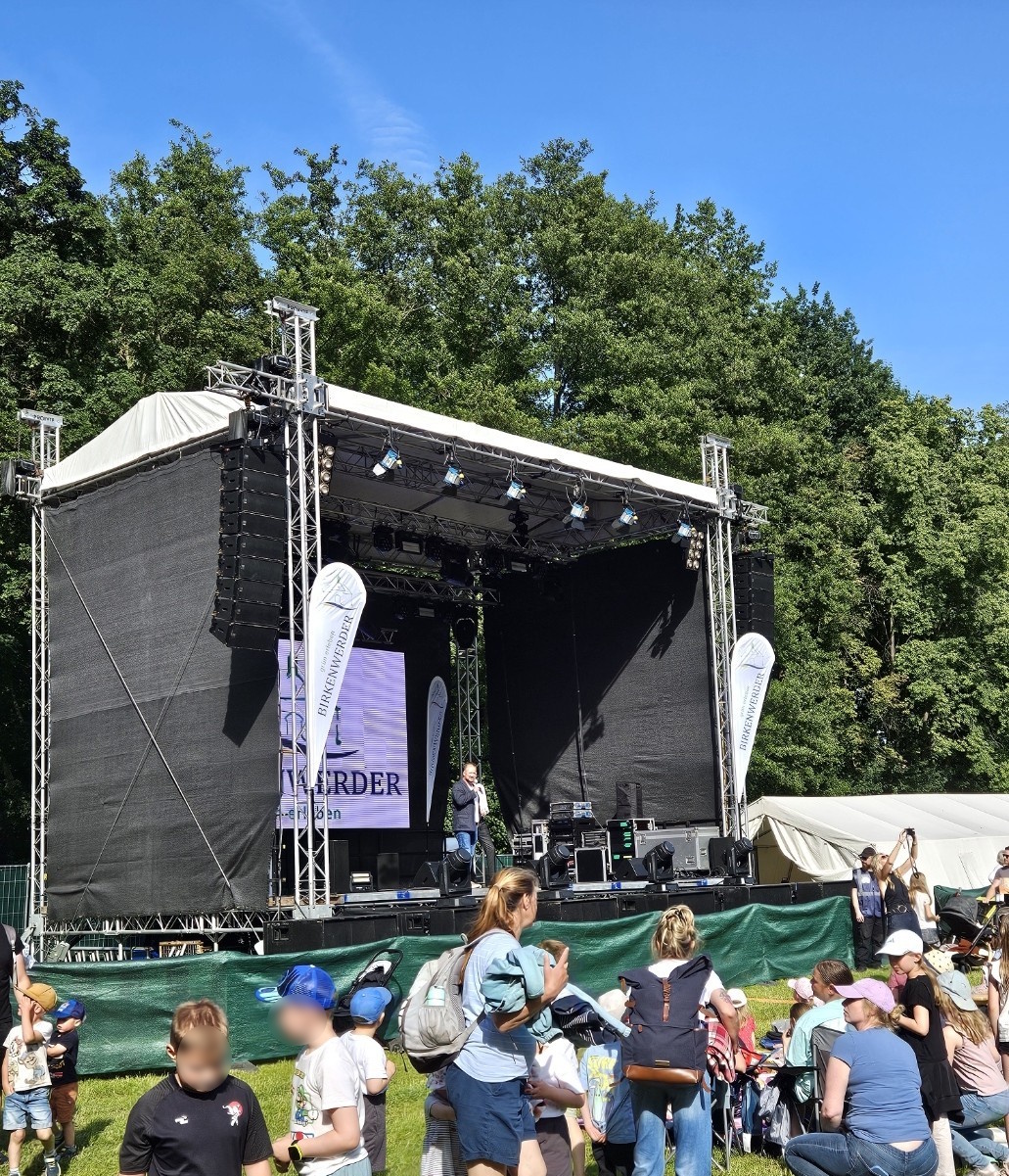 Bhne auf der Festwiese